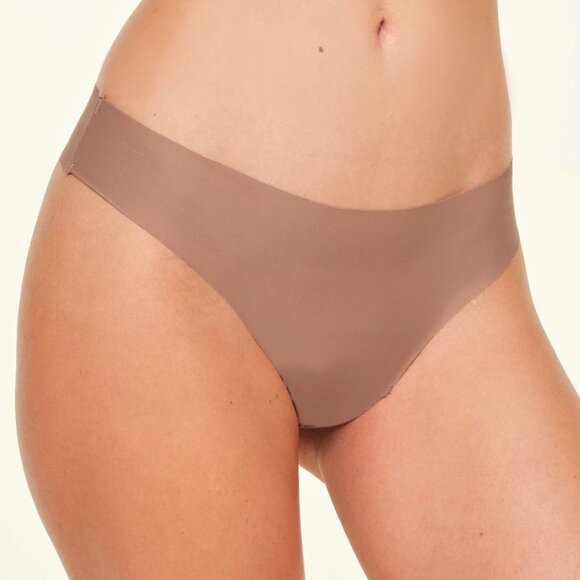 AirWear Free Cut Thong in Black, Size M - Picture 8 of 16